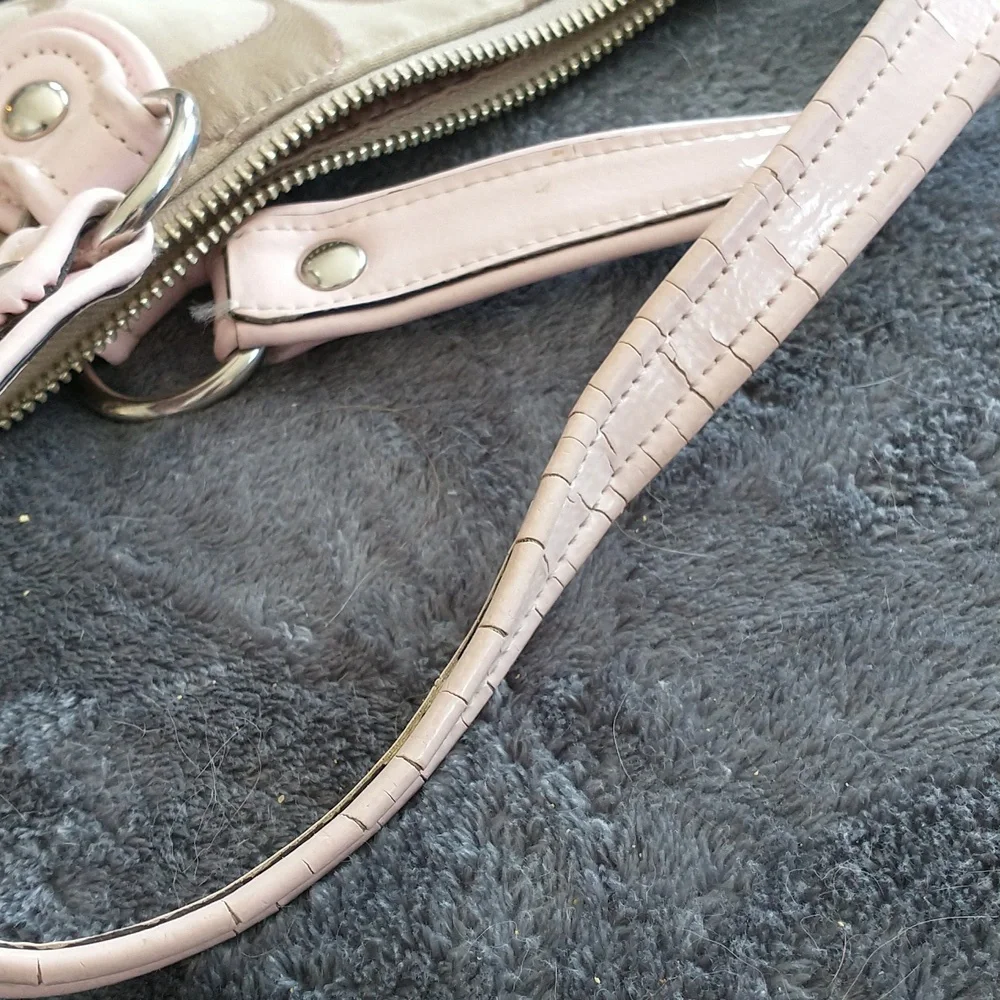 Coach purse - Picture 3 of 3